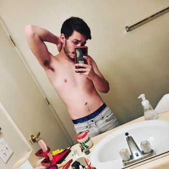 nude brandonbalzer doing male selfie