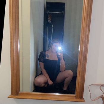 nude breebabyxoxoxo posting milf selfie