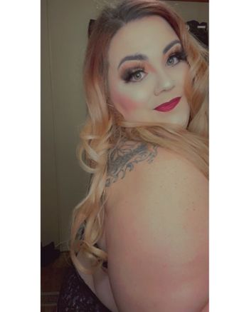 nude breebayybee BBW selfie