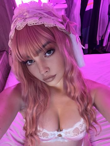 nude bribribabybiz showing lingerie selfie