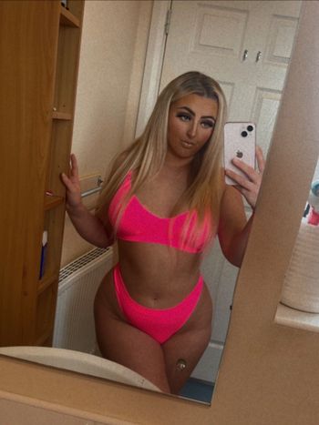 nude britishblondiex femdom selfie