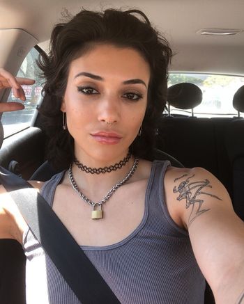 nude brooklyngrayxxx doing latina selfie