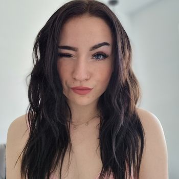 nude brunette.girl20 doing streamer