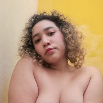 nude bunnini doing latina selfie