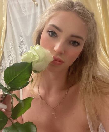 nude bunnyblondvip posting dick rating