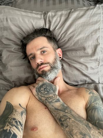 nude bwicked86 showing custom content selfie