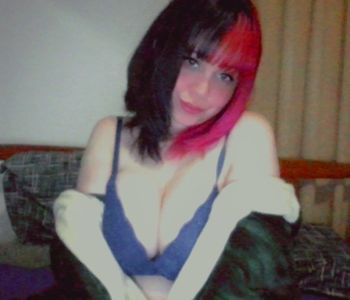 nude c4nec4n posting male selfie