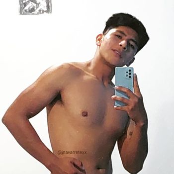 nude calientepue23 posting mexico selfie