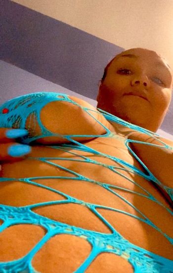 nude caliredd2 doing bbw selfie