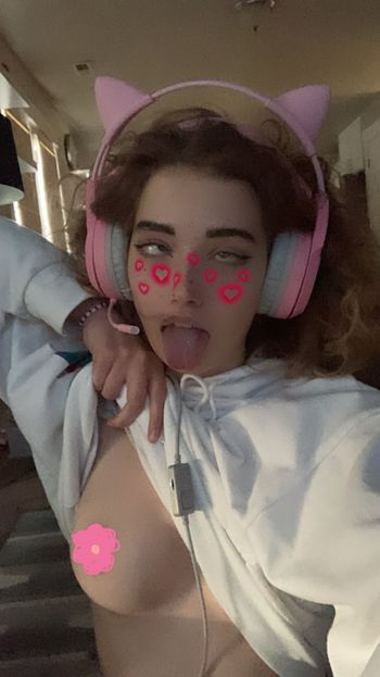 nude camiscrazyyy leaking streamer selfie