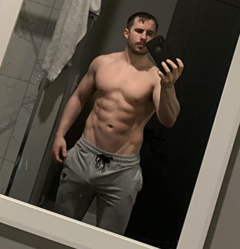 nude captaingymrat fit selfie