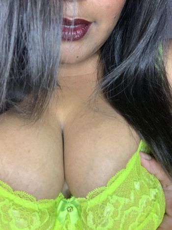 nude caressamonique leaking bbw selfie