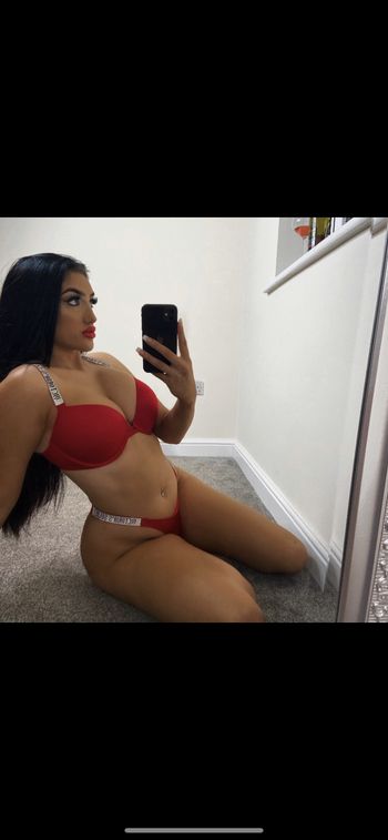 carlee98xo OnlyFans messaging selfie