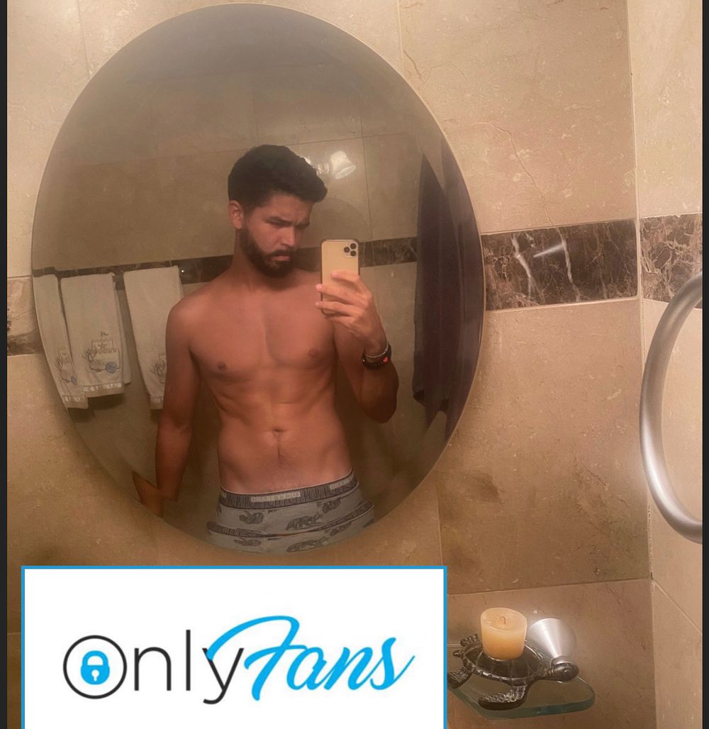 carlitozwaytm OnlyFans male