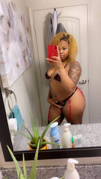 nude carmeldevine posting video call