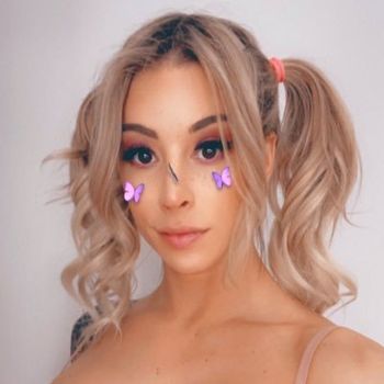 nude caseykissesxoxo showing streamer