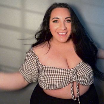 nude caseystreams showing latina selfie