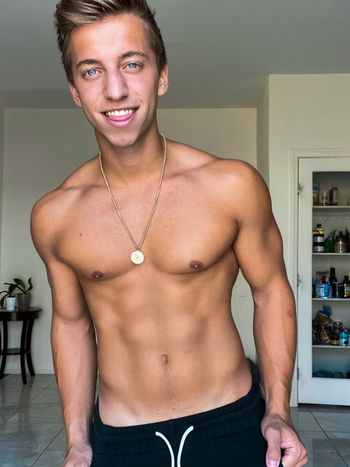 nude caydenstorm leaking male selfie