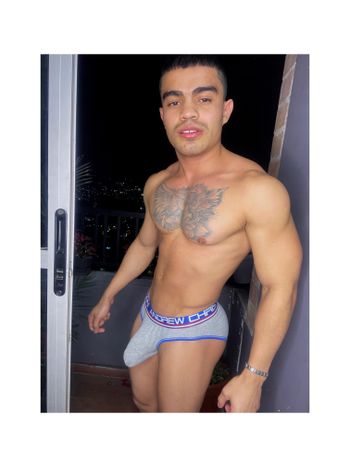 cesarnorena OnlyFans latina selfie