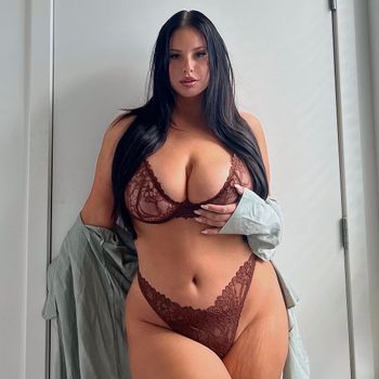 nude changoodie posting latina