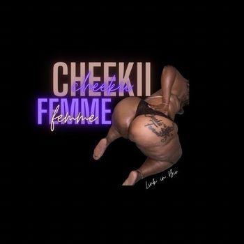 nude cheekiifemme doing big ass