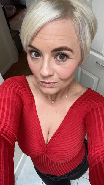 nude chelleo86 posting messaging