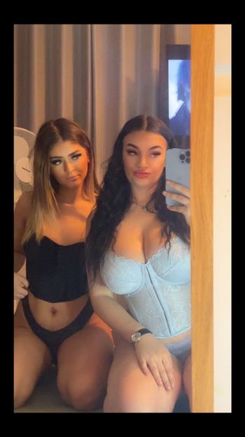 nude chloeandmegan posting submissive