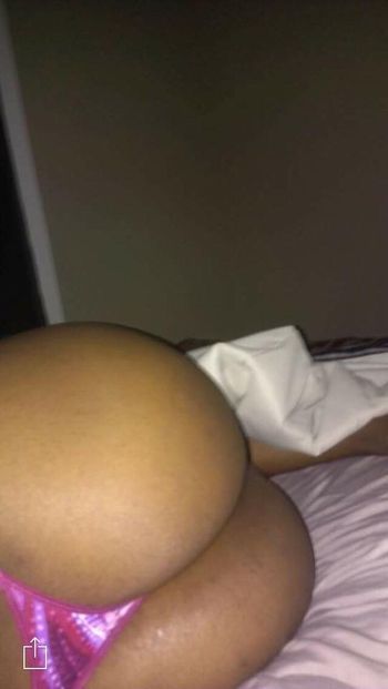 nude chocolate_lips latina