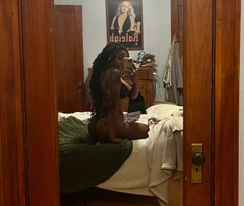 nude chocolatelavenderfoam recording custom content selfie