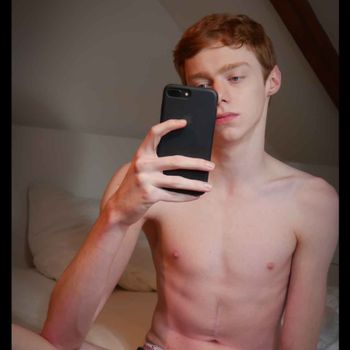 nude chrisboyxx doing male