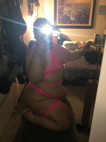 nude chubbybunnyj posting curves selfie