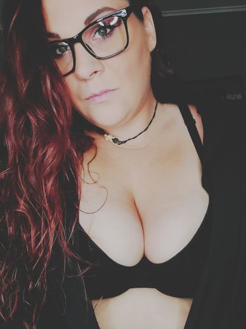 nude chubbymilf4208 doing dick rating