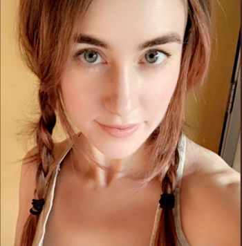 nude clara recording streamer selfie