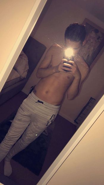 closetedtwink1 OnlyFans United Kingdom selfie