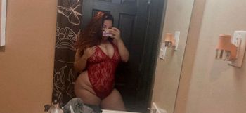 nude colombianasf doing nude selfie