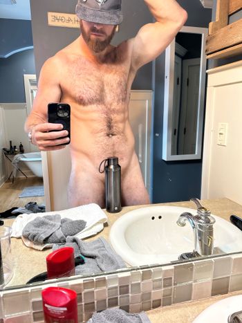 nude concretecowboyofficial posting live selfie