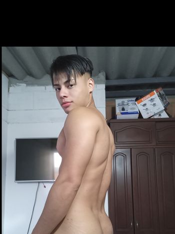 nude cristianbravoescobar submissive