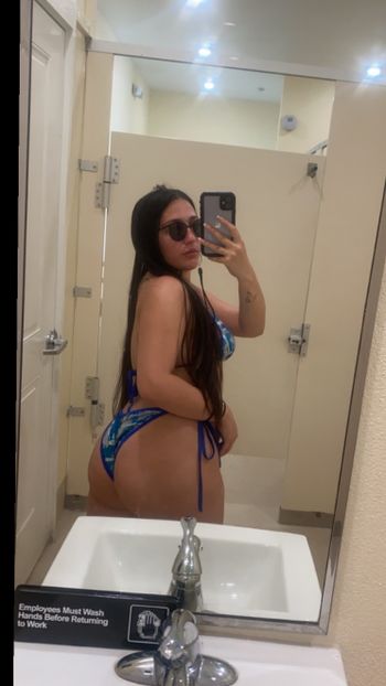 nude cubanbunny doing custom content