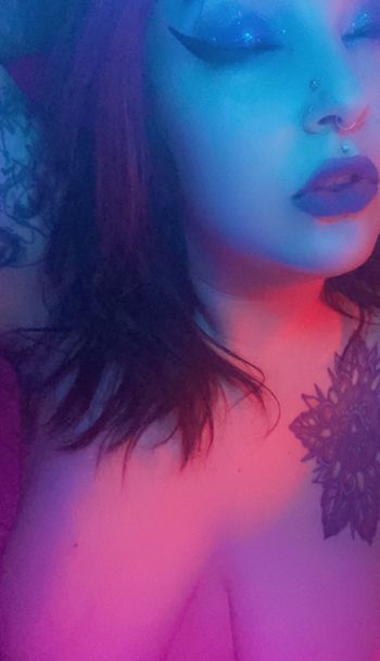 nude curvybat curves selfie