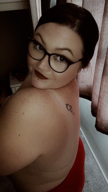 nude curvybbw22 doing milf selfie