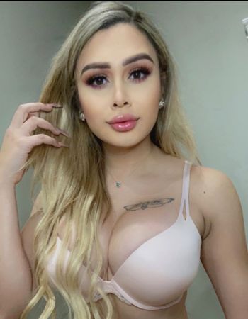 nude cutekarlavip doing latina selfie