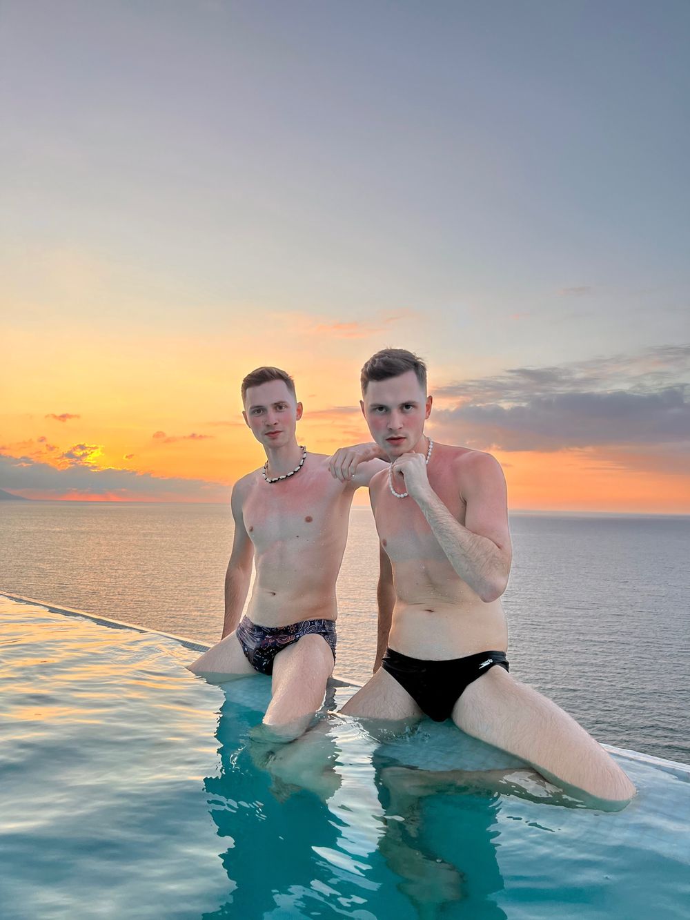 czechgaytwins OnlyFans posting submissive