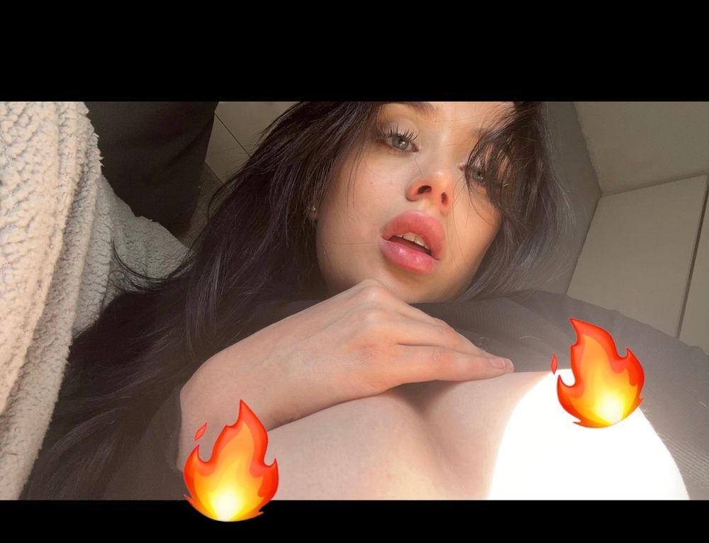 daisxxx014 OnlyFans showing latina