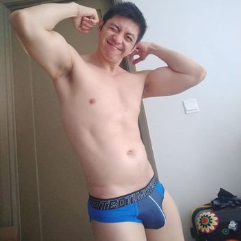 nude dannydansf posting asian selfie