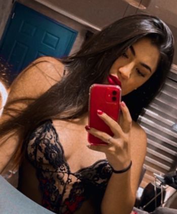 nude debanydeloera showing latina selfie