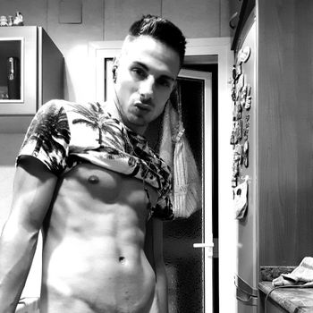 nude deliveryman-elrepartidor leaking live selfie