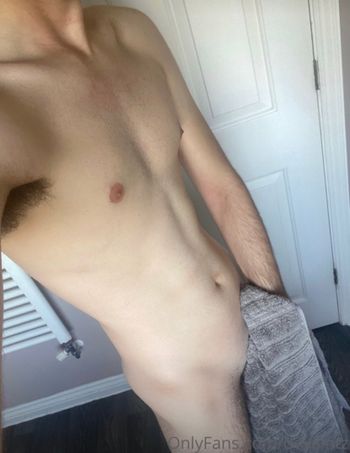 nude deviantt96 posting fetish