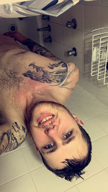 nude dilltats streamer selfie