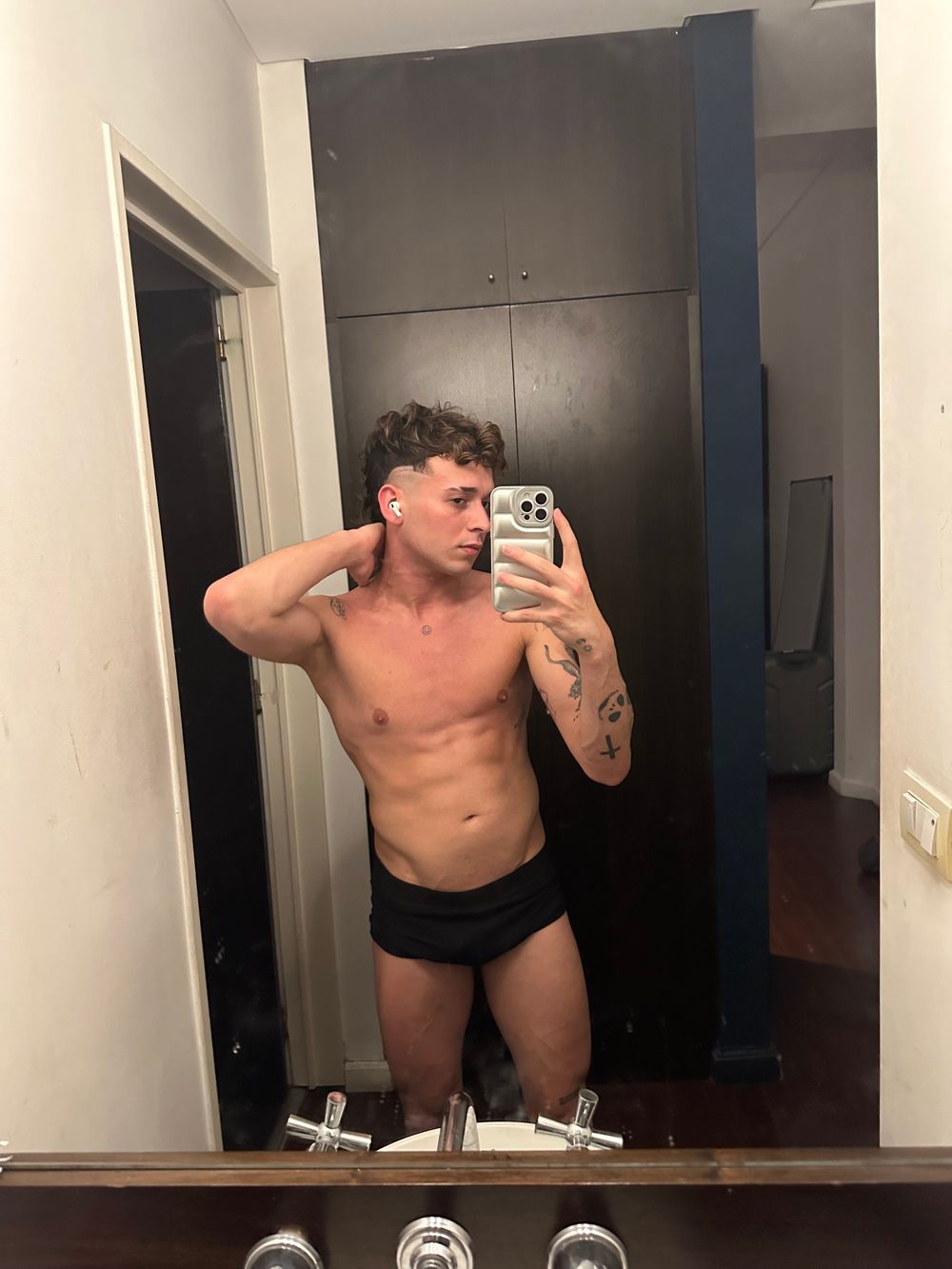 dimitrysimonit OnlyFans doing male