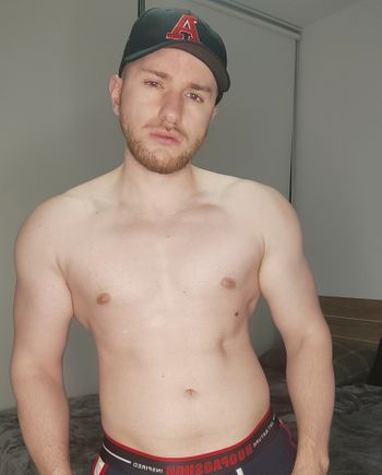 nude dirty_ray showing streamer selfie